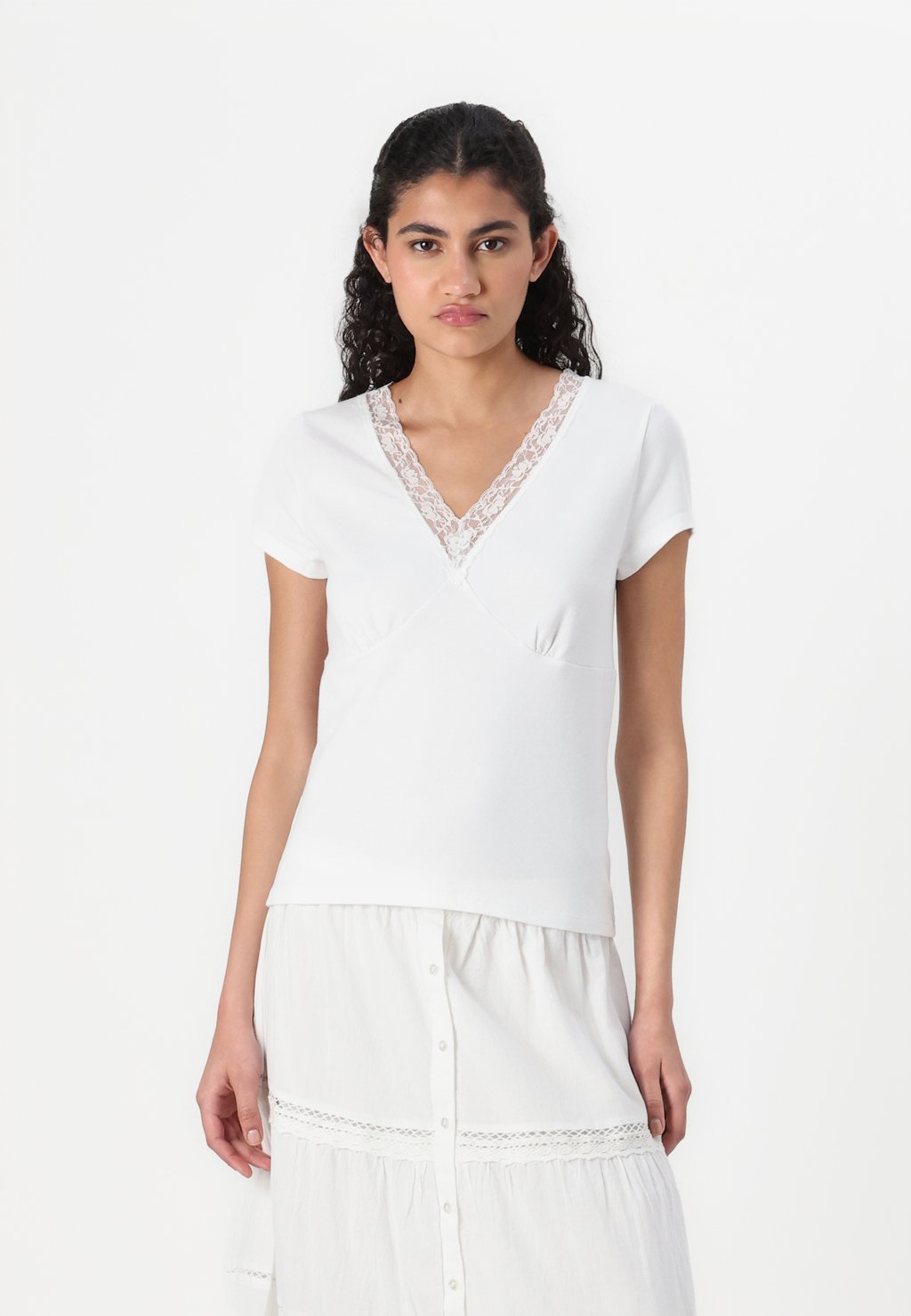 Базовая футболка GAP, белый
Базовая футболка GAP, белый