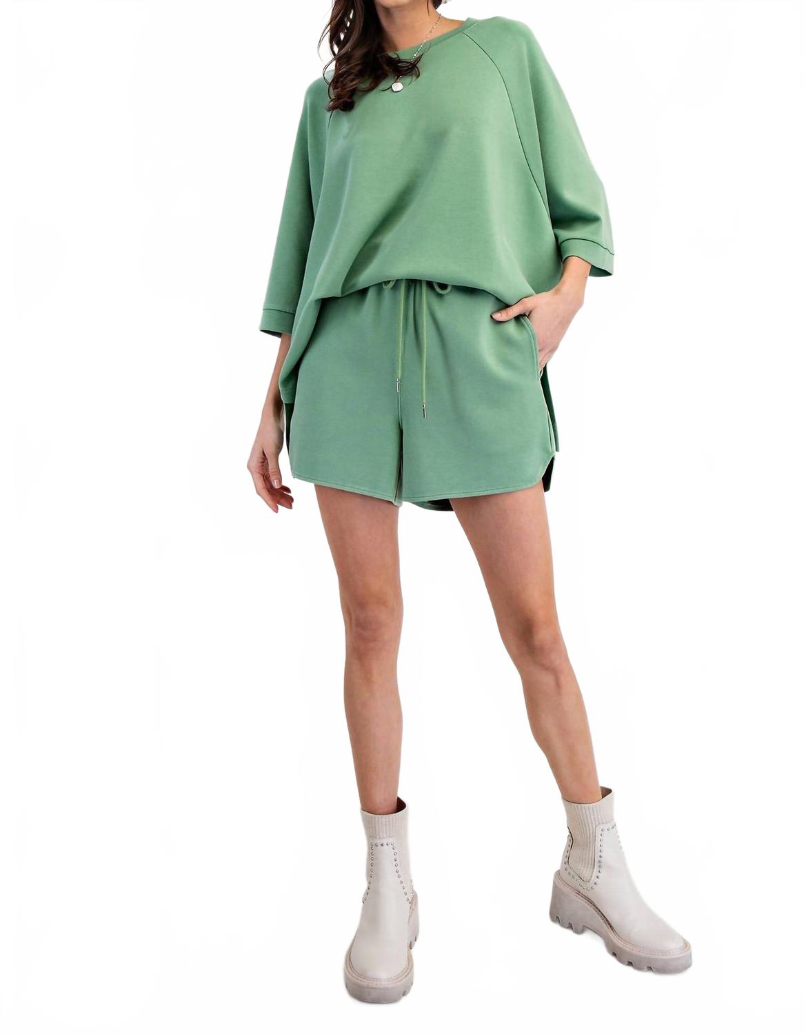 Зеленый комплект из вязаной майки и шорт DAISY STREET
Зеленый комплект из вязаной майки и шорт DAISY STREET