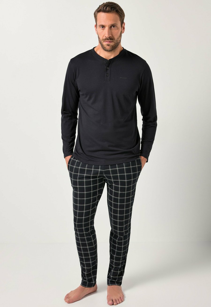 Пижамный комплект JP1880 HOMEWEAR TWO-PIECE CHECKED SET, Black
Пижамный комплект JP1880 HOMEWEAR TWO-PIECE CHECKED SET, Black