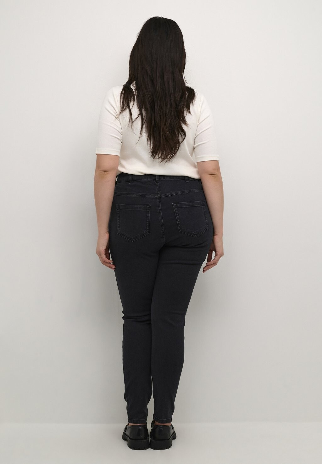 Джинсы узкого кроя Kaffe Curve, черный деним Laurina
Джинсы узкого кроя Kaffe Curve, черный деним Laurina