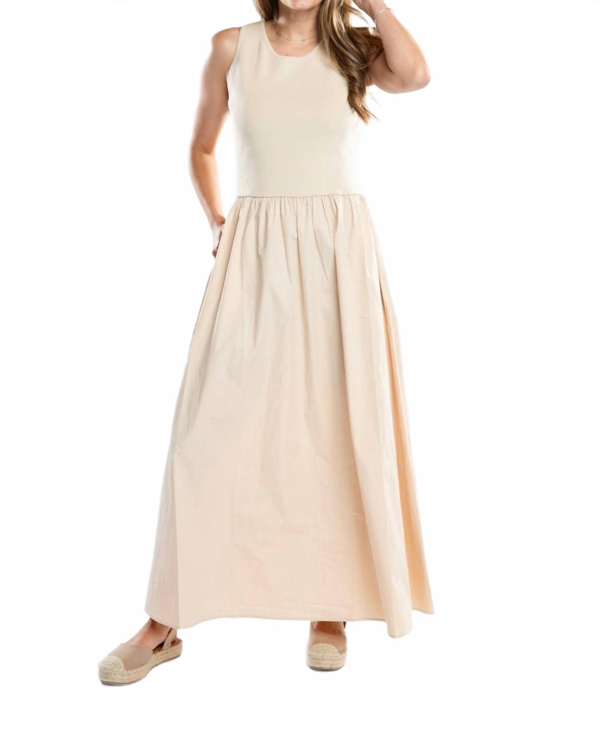 The Burgess Collection Длинное платье Гвен песочного цвета
The Burgess Collection Длинное платье Гвен песочного цвета