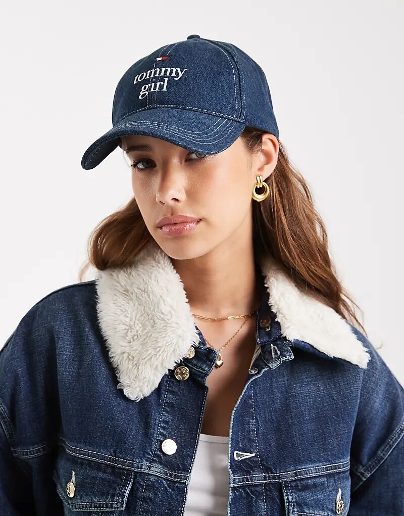 Джинсовая кепка Tommy Jeans Tommy Girl средне-синего цвета
Джинсовая кепка Tommy Jeans Tommy Girl средне-синего цвета