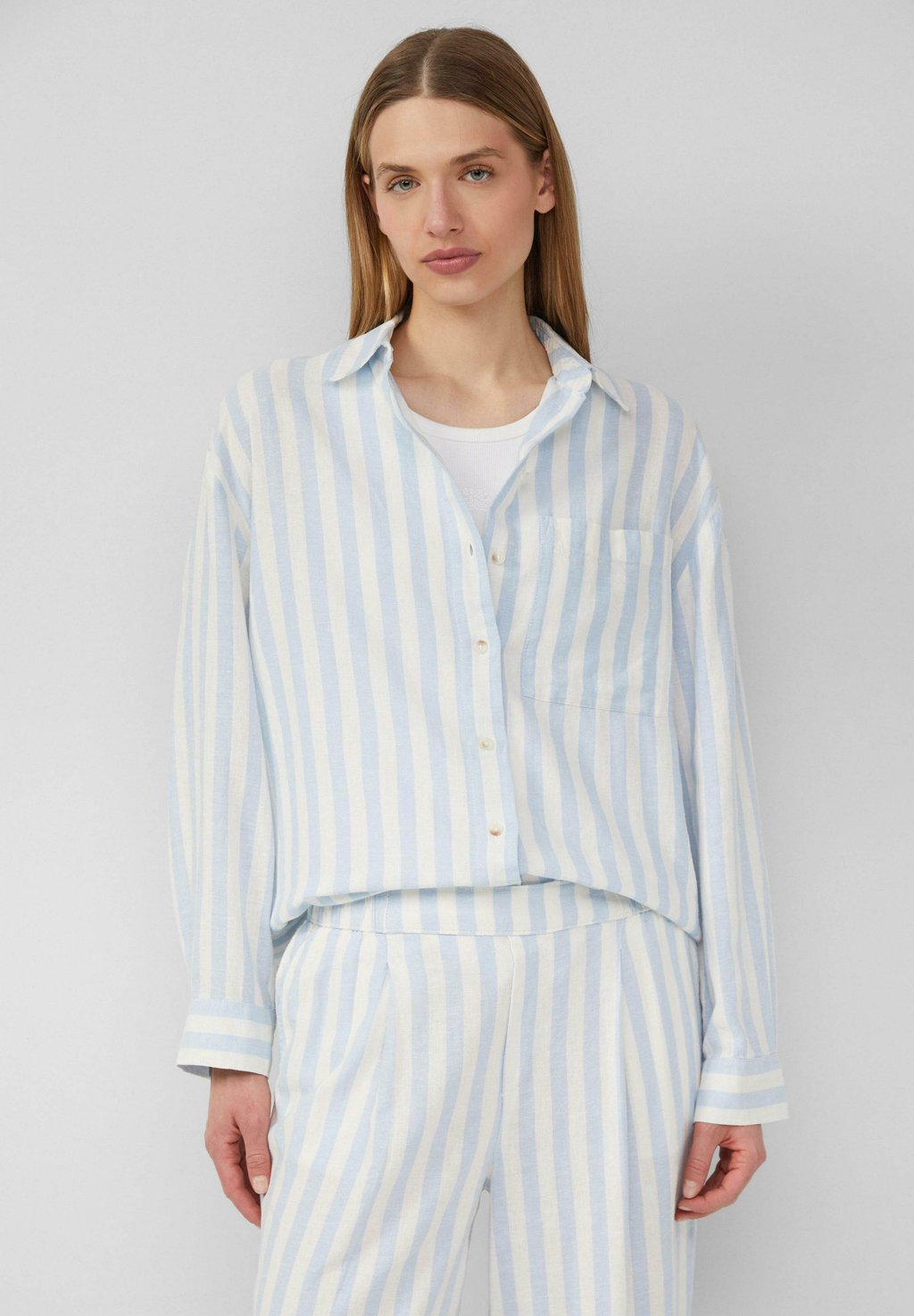 Блузка на пуговицах s.Oliver, светло-голубой
Блузка на пуговицах s.Oliver, светло-голубой