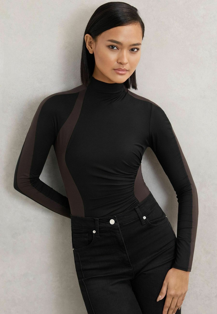 Топ Reiss Long sleeved top, Black/Chocolate Brown/Black
Топ Reiss Long sleeved top, Black/Chocolate Brown/Black