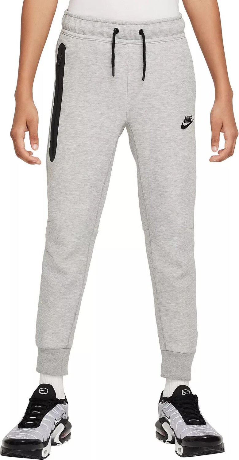 Брюки Nike Sportswear из технического флиса для мальчиков
Брюки Nike Sportswear из технического флиса для мальчиков