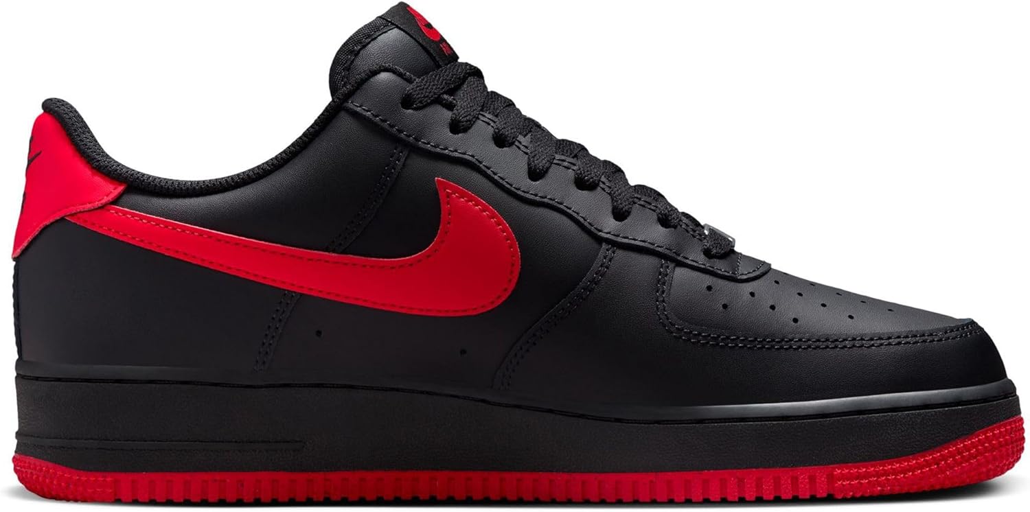 Мужские шнурованные кроссовки Nike, Black/University Red
Мужские шнурованные кроссовки Nike, Black/University Red