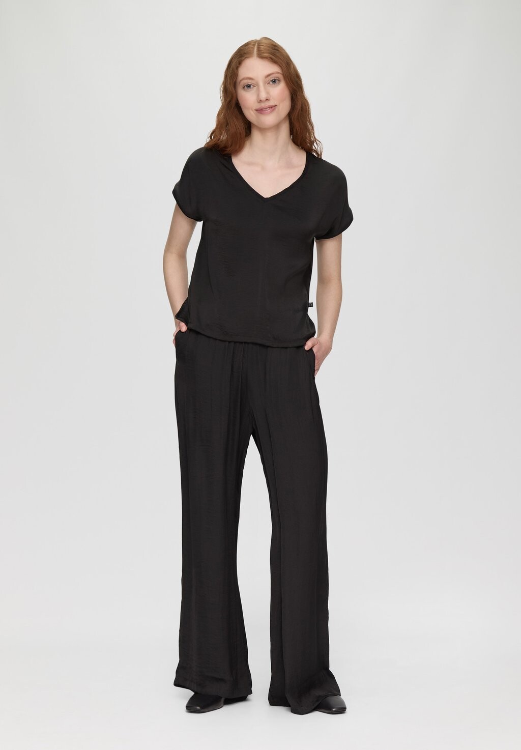 Базовая футболка V-NECK QS, черный
Базовая футболка V-NECK QS, черный