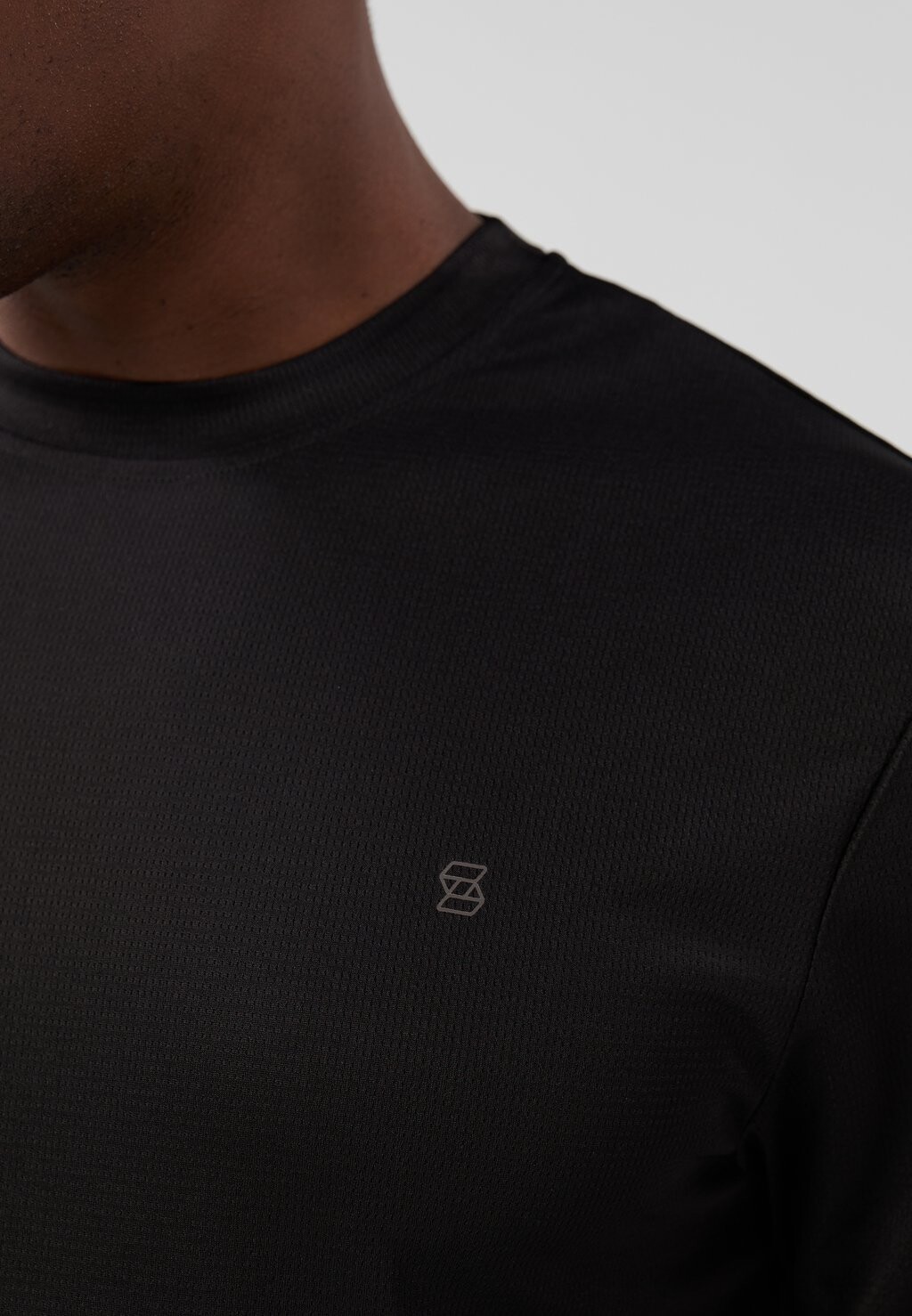 Базовая футболка Pier One Sport, черная
Базовая футболка Pier One Sport, черная