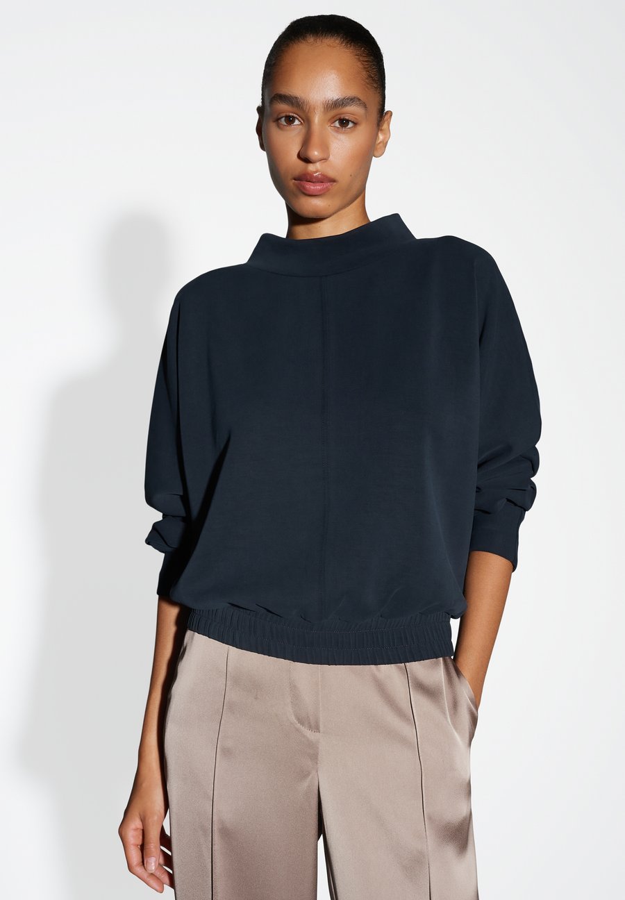 Толстовка OPUS WIDE FIT, Black
Толстовка OPUS WIDE FIT, Black