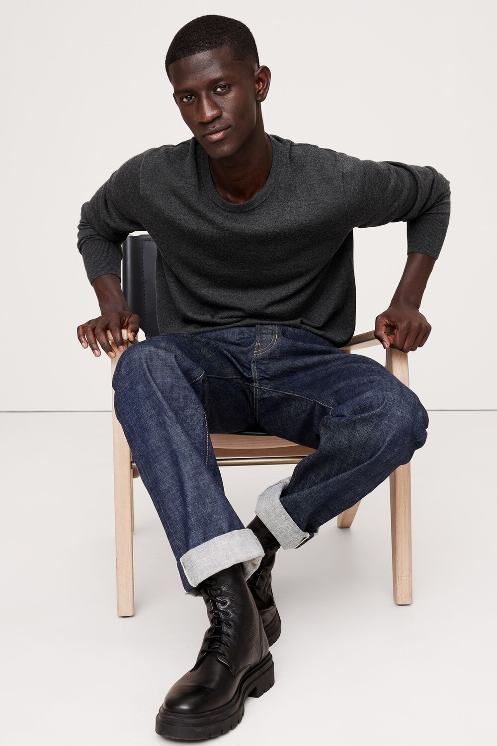 Джемпер с круглым вырезом из итальянской мериносовой шерсти Banana Republic, серый
Джемпер с круглым вырезом из итальянской мериносовой шерсти Banana Republic, серый