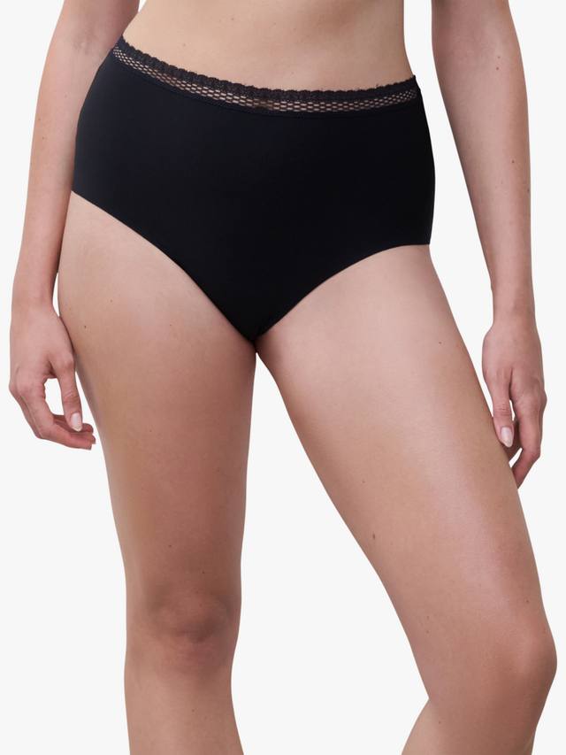 Уютные шикарные трусы с высокой талией Chantelle, Black
Уютные шикарные трусы с высокой талией Chantelle, Black