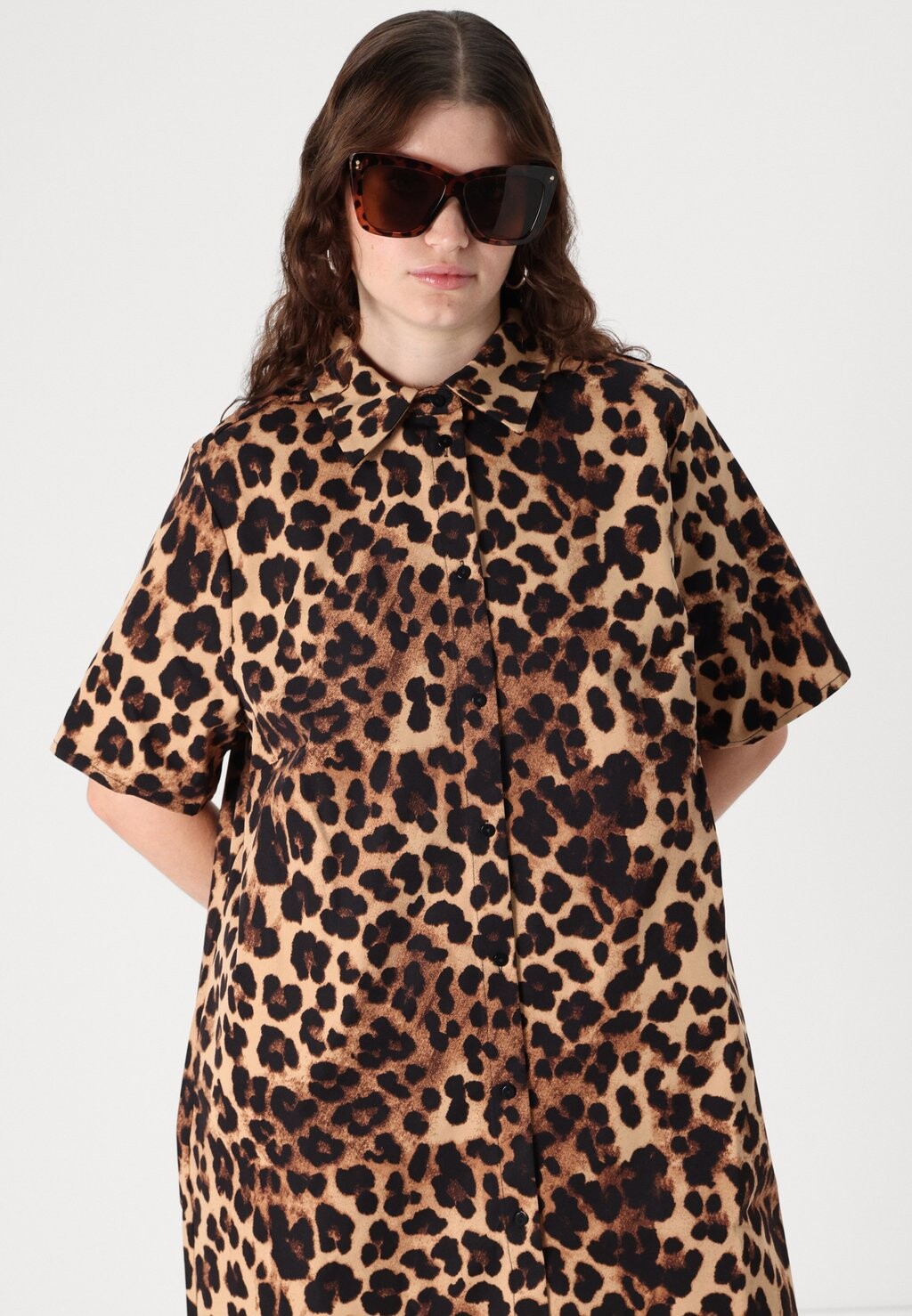 Платье-рубашка CARCASHI DRESS ONLY Carmakoma, песочный
Платье-рубашка CARCASHI DRESS ONLY Carmakoma, песочный