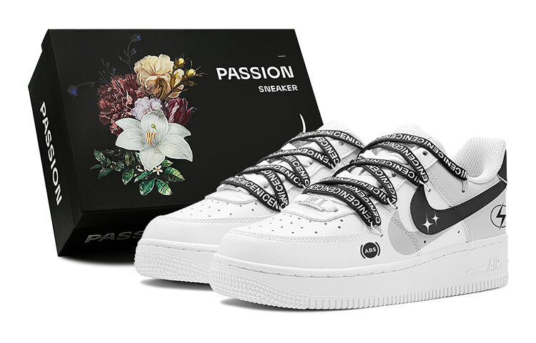 Женские кроссовки для скейтбординга Nike Air Force 1, Black
Женские кроссовки для скейтбординга Nike Air Force 1, Black