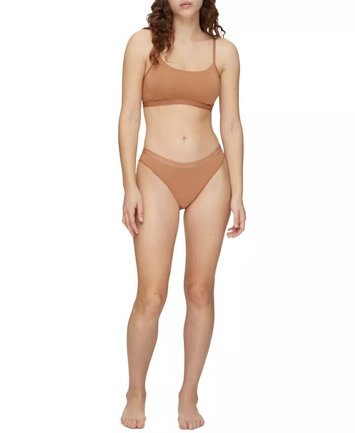 Женский бюстгальтер-бралетт Form To Body без подкладки QF6757 Calvin Klein, коричневый
Женский бюстгальтер-бралетт Form To Body без подкладки QF6757 Calvin Klein, коричневый