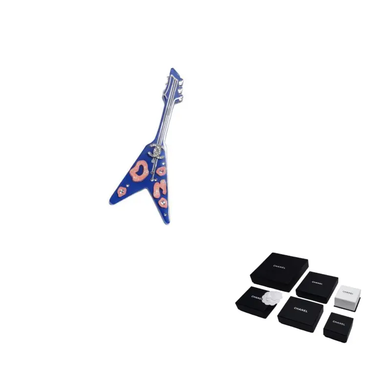 Брошь Women's CHANEL
Брошь Women's CHANEL