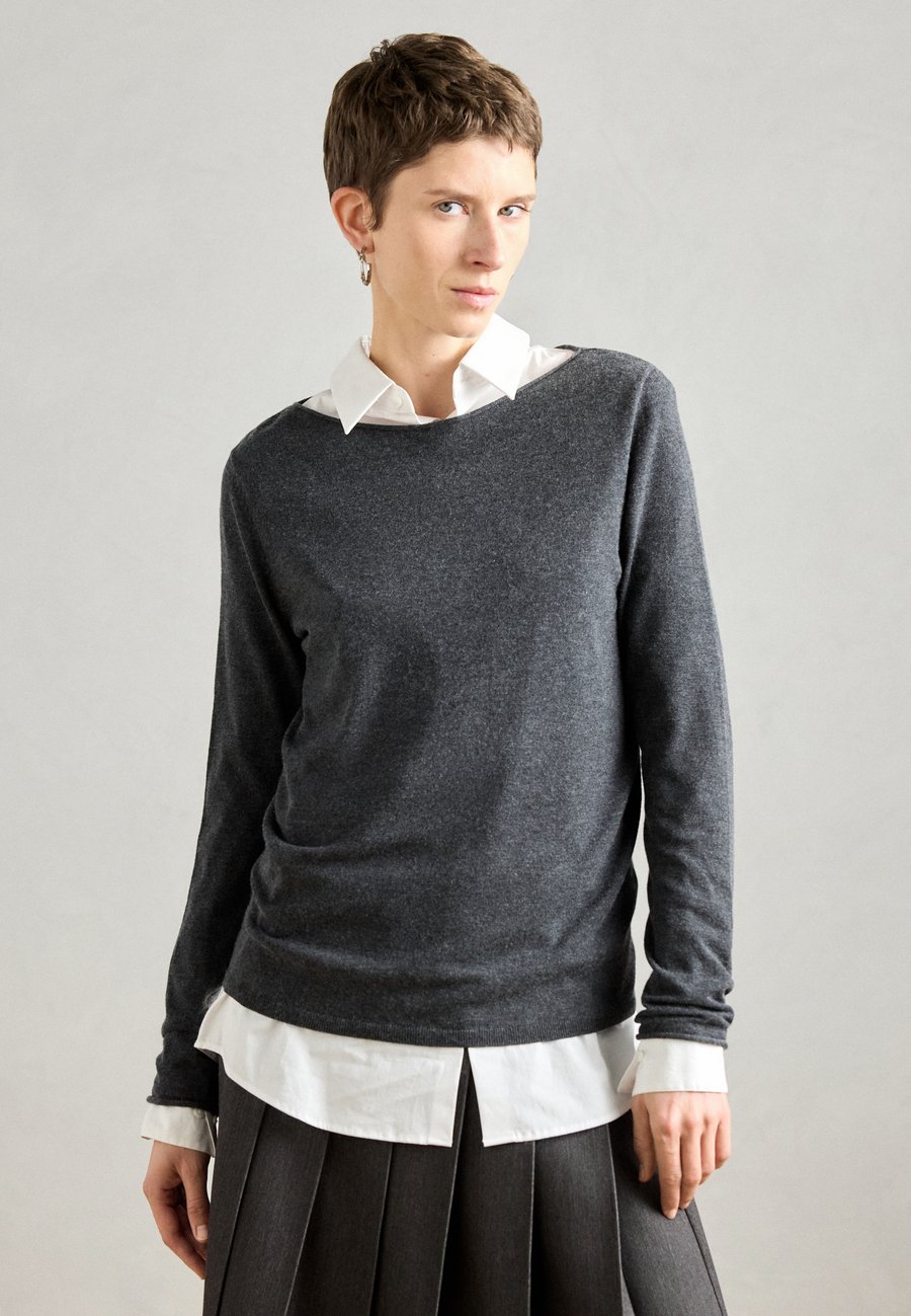 Джемпер Marc O'Polo LONGLSEEVE BOAT NECK, Night Grey Melange/Dark Grey
Джемпер Marc O'Polo LONGLSEEVE BOAT NECK, Night Grey Melange/Dark Grey