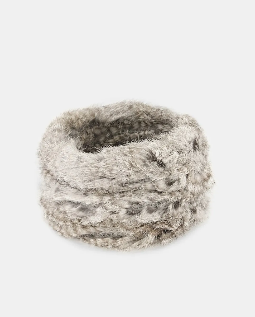 Базовая вязаная шапка из кролика Latouche, светло-серый
Базовая вязаная шапка из кролика Latouche, светло-серый