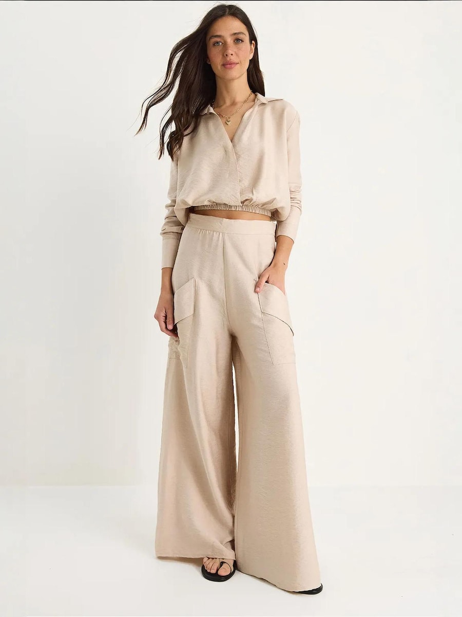 Брючный костюм Bianco Lucci, бежевый
Брючный костюм Bianco Lucci, бежевый