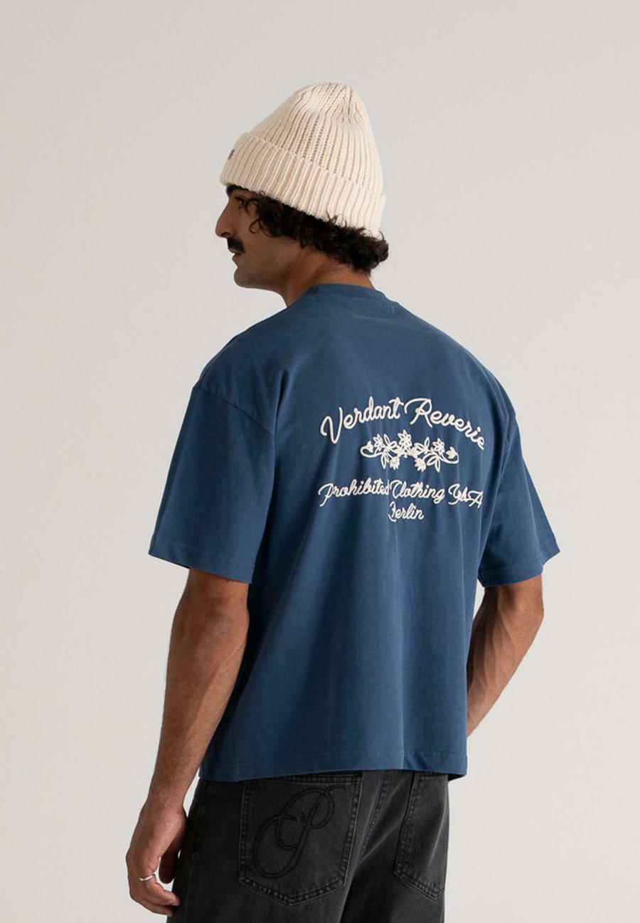 Футболка PROHIBITED VERDANT REVERIE, Blue, Синий, Футболка PROHIBITED VERDANT REVERIE, Blue
Футболка PROHIBITED VERDANT REVERIE, Blue, Синий, Футболка PROHIBITED VERDANT REVERIE, Blue