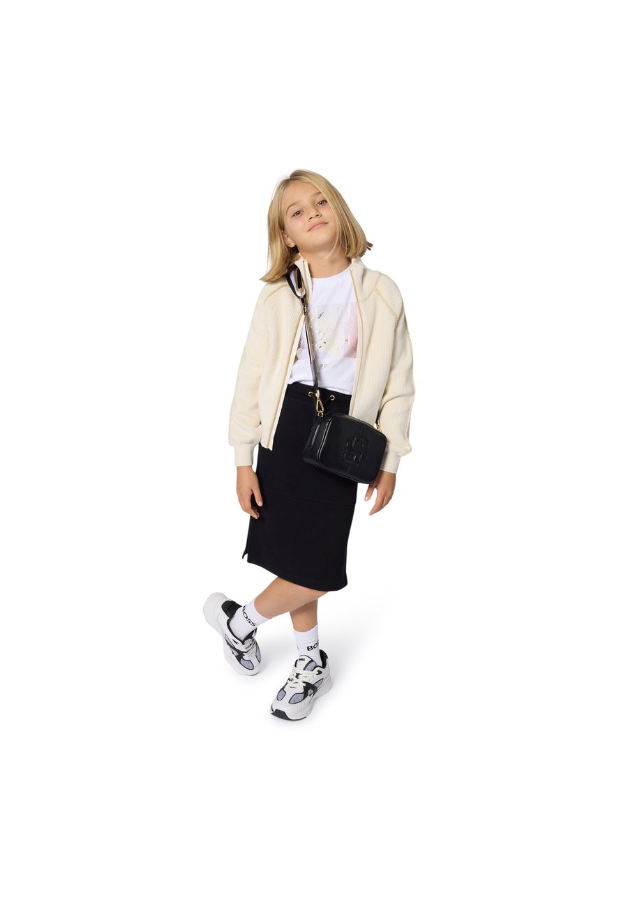 Кардиган BOSS Kidswear Cardigan, Sand
Кардиган BOSS Kidswear Cardigan, Sand
