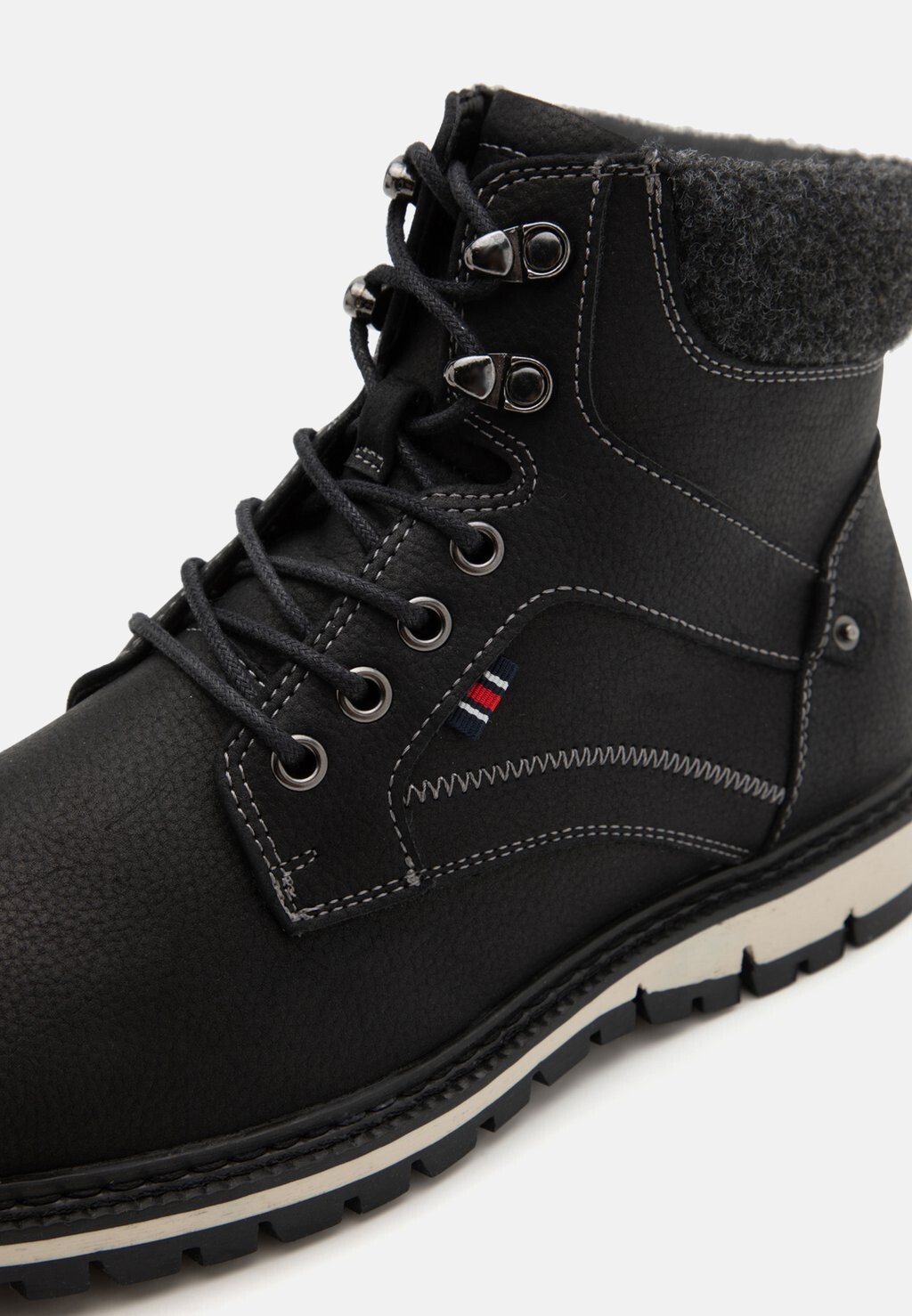 Ботильоны на шнуровке Pier One, черный
Ботильоны на шнуровке Pier One, черный