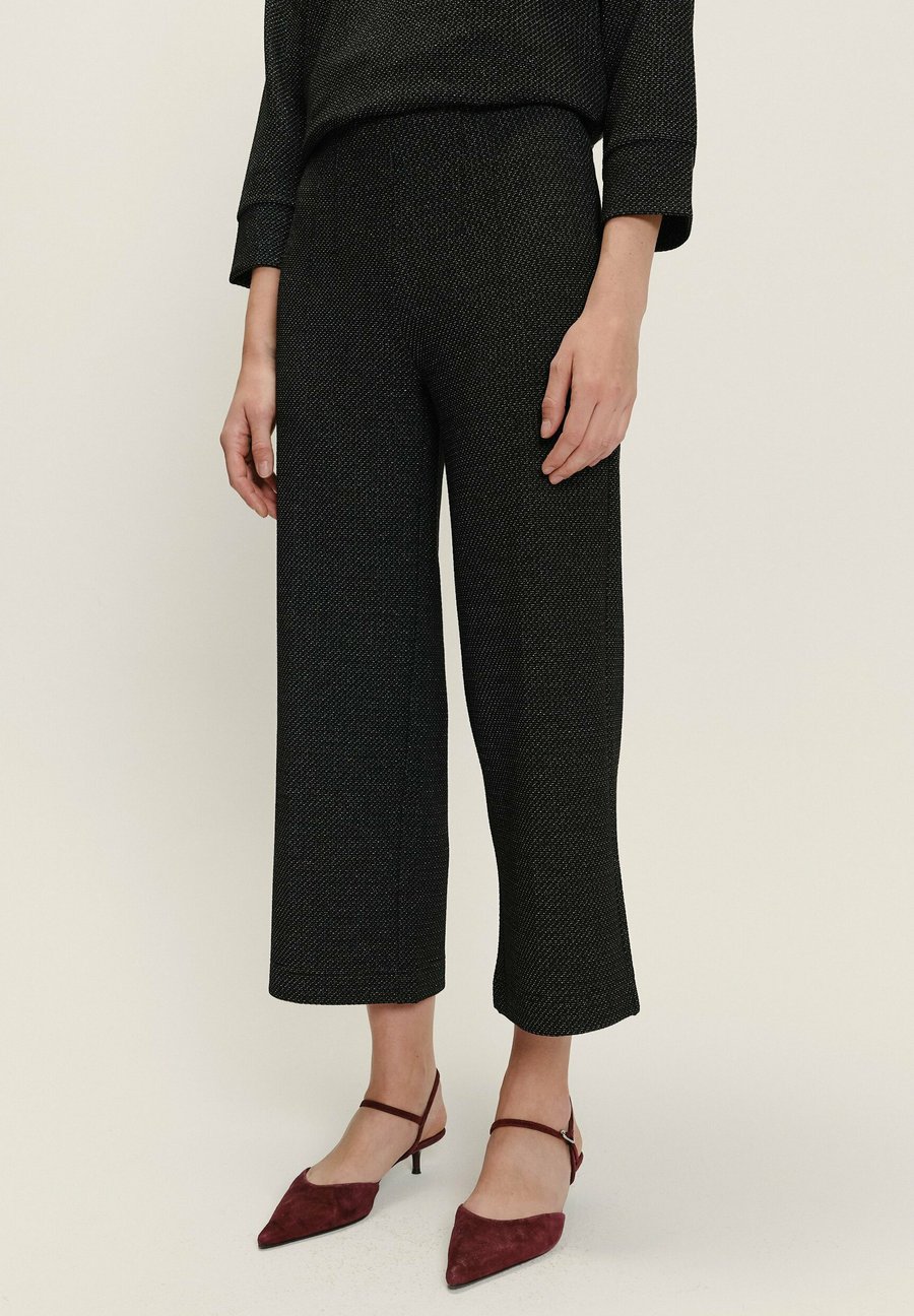 Брюки Greenpoint Trousers, Black
Брюки Greenpoint Trousers, Black