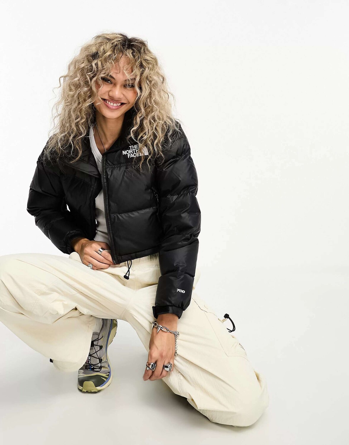 Черный укороченный пуховик The North Face Nuptse
Черный укороченный пуховик The North Face Nuptse