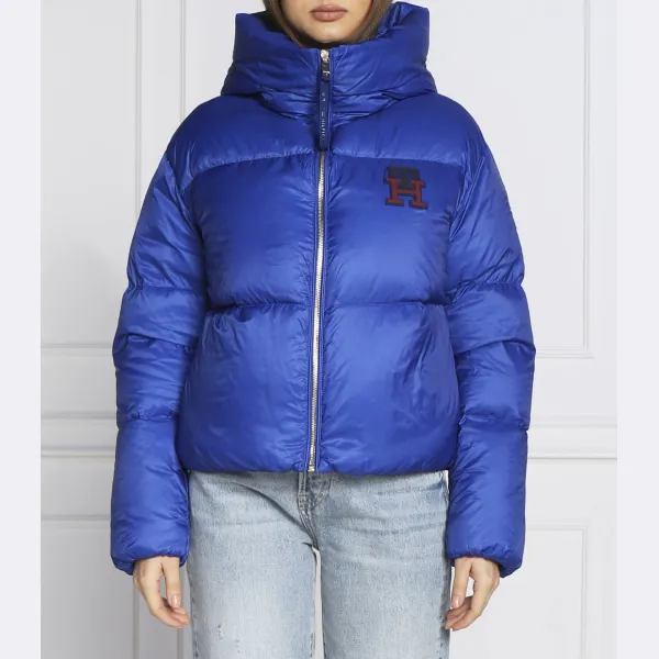 Пуховик стандартного кроя с монограммой и логотипом Tommy Hilfiger, синий
Пуховик стандартного кроя с монограммой и логотипом Tommy Hilfiger, синий