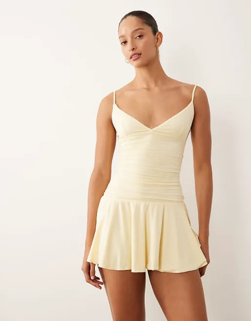 Желтое платье-комбинация с заниженной талией Oh Polly
Желтое платье-комбинация с заниженной талией Oh Polly