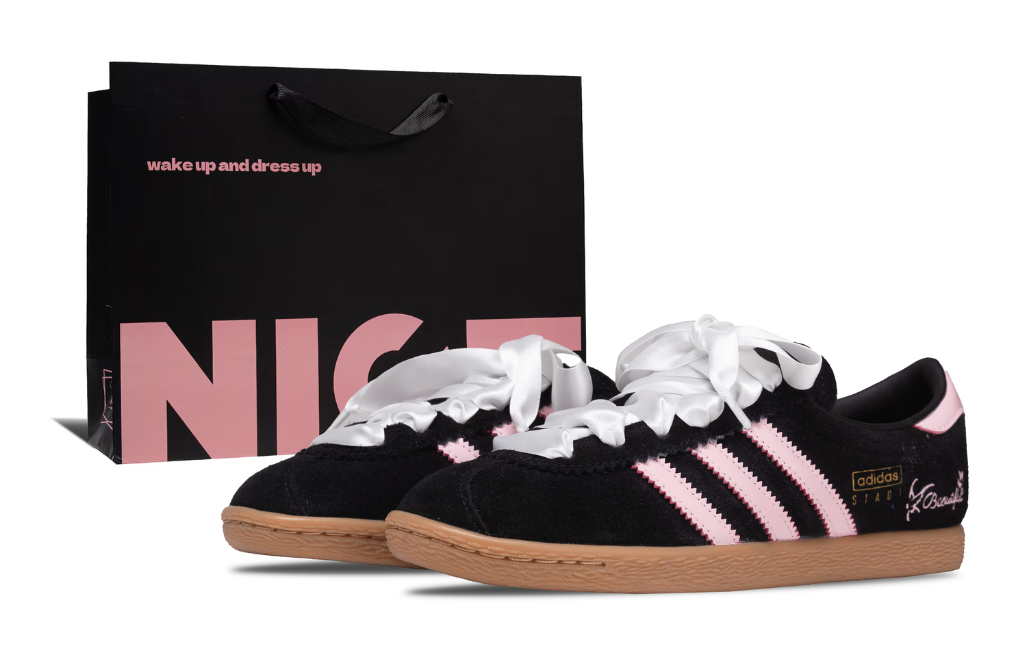 Adidas Originals Stadt Low top German Army Trainers Unisex Black Pink
Adidas Originals Stadt Low top German Army Trainers Unisex Black Pink