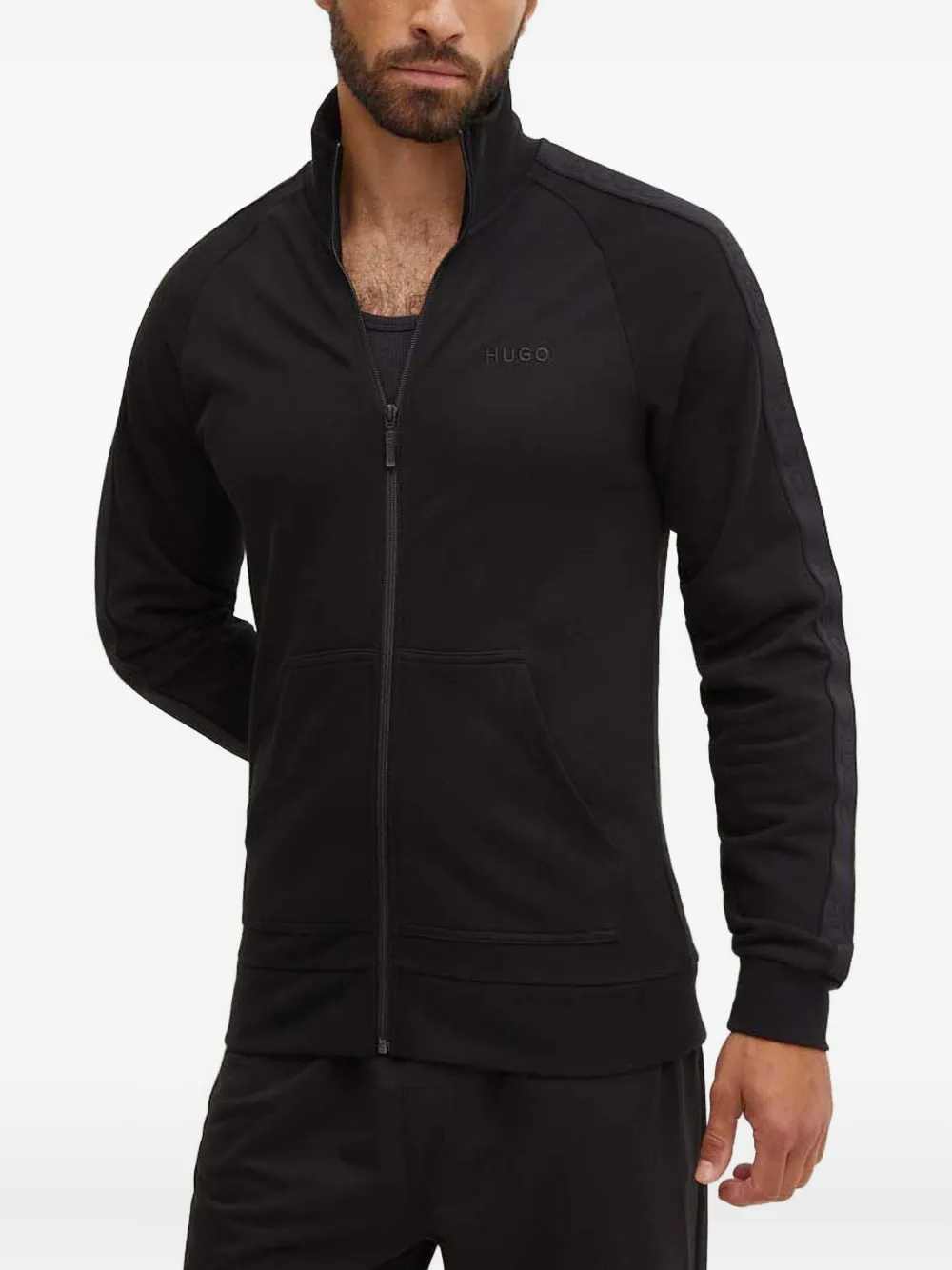 Свитер с логотипом и молнией Hugo, черный
Свитер с логотипом и молнией Hugo, черный