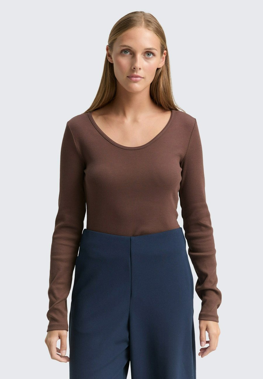 Топ TOM TAILOR DENIM SLIM FIT MIT PSTRUKTUR, Soft Chocolate Brown/Brown
Топ TOM TAILOR DENIM SLIM FIT MIT PSTRUKTUR, Soft Chocolate Brown/Brown