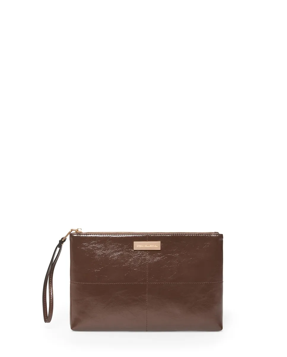 Кошелек из лакированной кожи с вырезами Sfera, коричневый
Кошелек из лакированной кожи с вырезами Sfera, коричневый