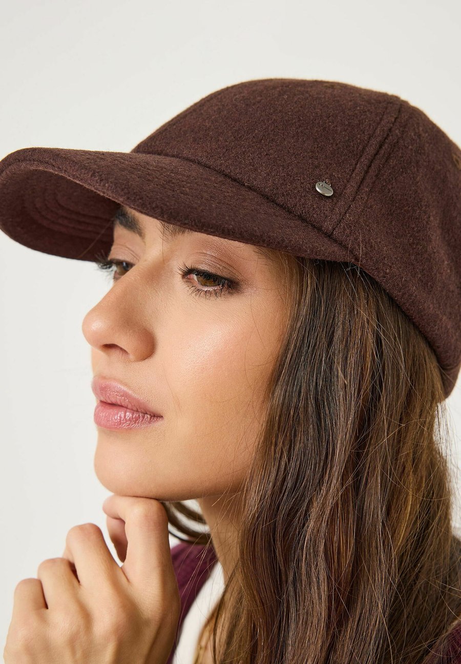 Бейсболка Tamaris Cap, Java/Brown
Бейсболка Tamaris Cap, Java/Brown