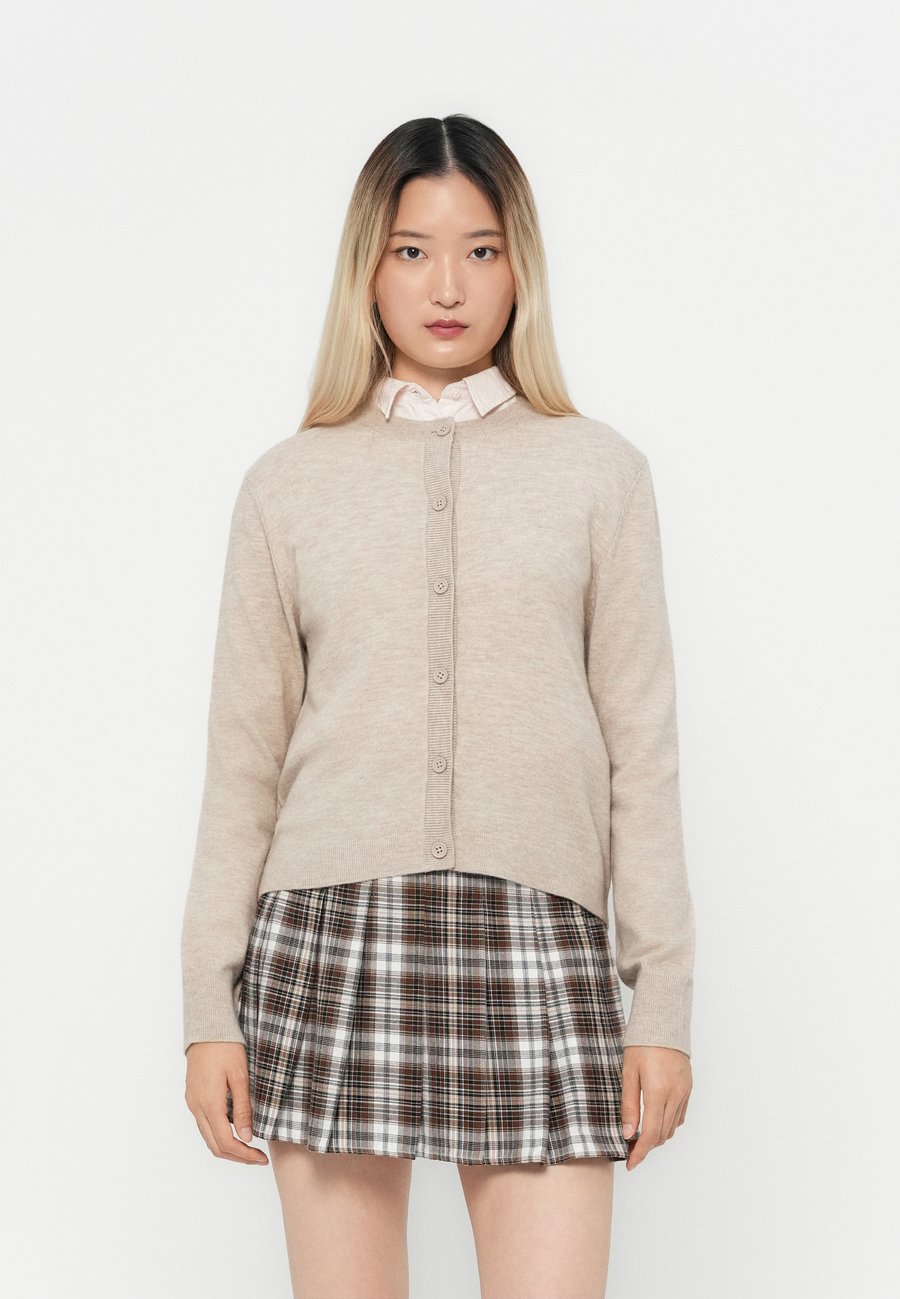 Кардиган ONLY ONLCAMILLE BASIC CARDIGAN, Pumice Stone/Grey
Кардиган ONLY ONLCAMILLE BASIC CARDIGAN, Pumice Stone/Grey