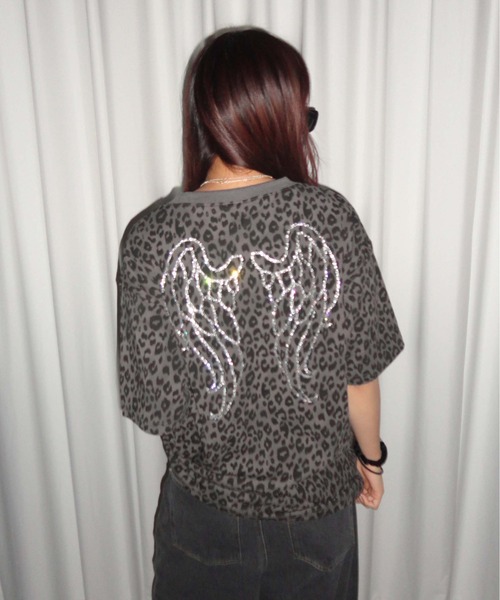 Футболка с леопардовым принтом и стразами Sedacle
Футболка с леопардовым принтом и стразами Sedacle