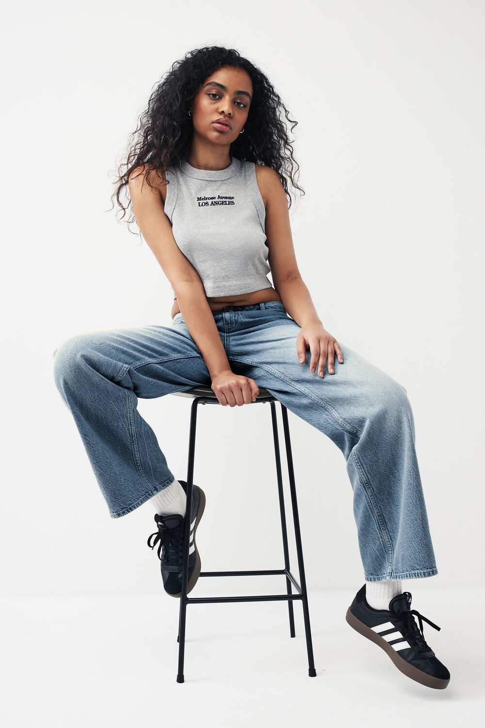 Свободные джинсы «песочные часы» с широкими штанинами Next, синий
Свободные джинсы «песочные часы» с широкими штанинами Next, синий