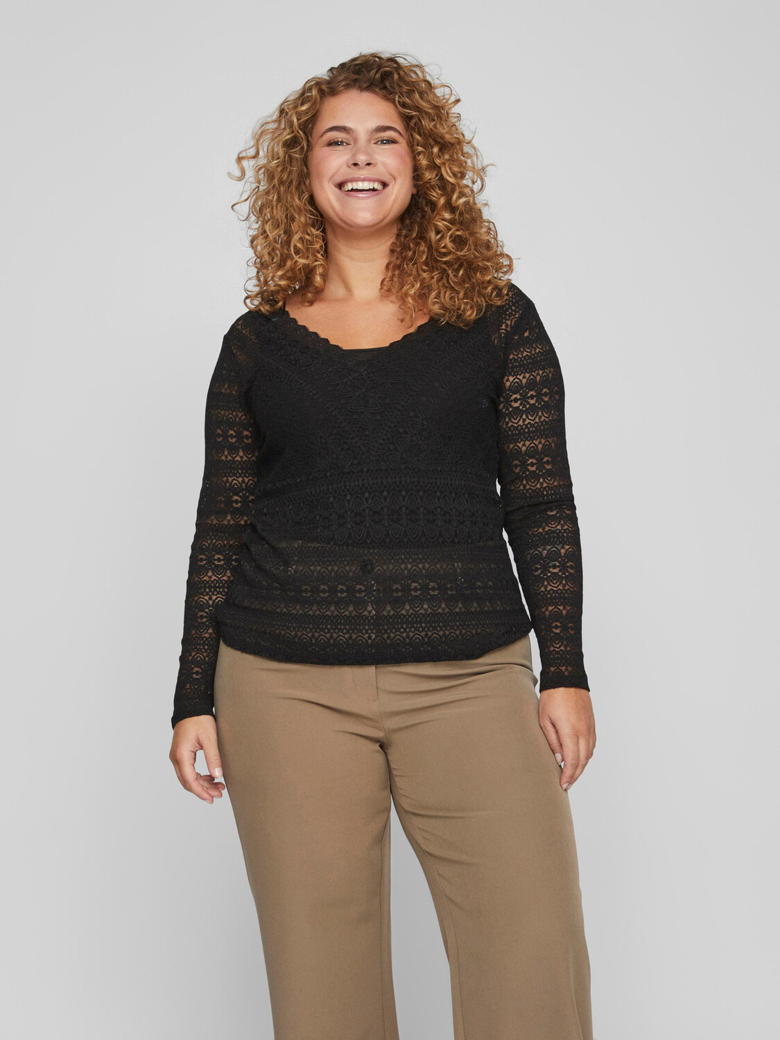 Блуза Vila Transparente Langarm Gestricktes Shirt Übergrößen VICHIKKA, черный 
Блуза Vila Transparente Langarm Gestricktes Shirt Übergrößen VICHIKKA, черный