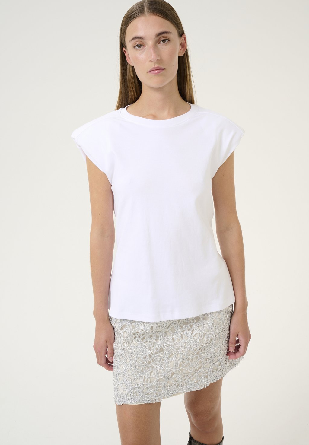 Базовая футболка Karen by Simonsen, слоновая кость
Базовая футболка Karen by Simonsen, слоновая кость