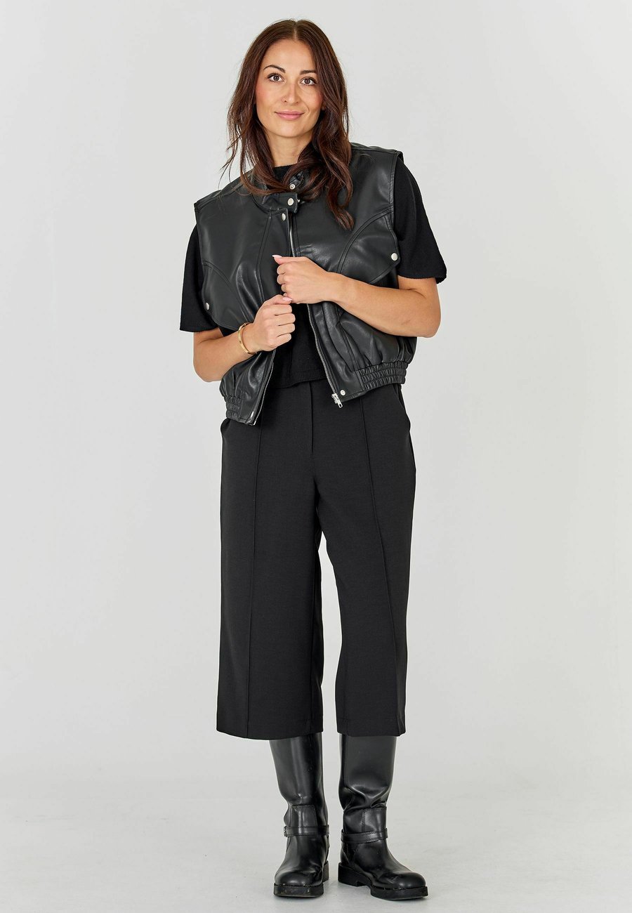 Шорты NÜ Denmark ALINA, Black
Шорты NÜ Denmark ALINA, Black