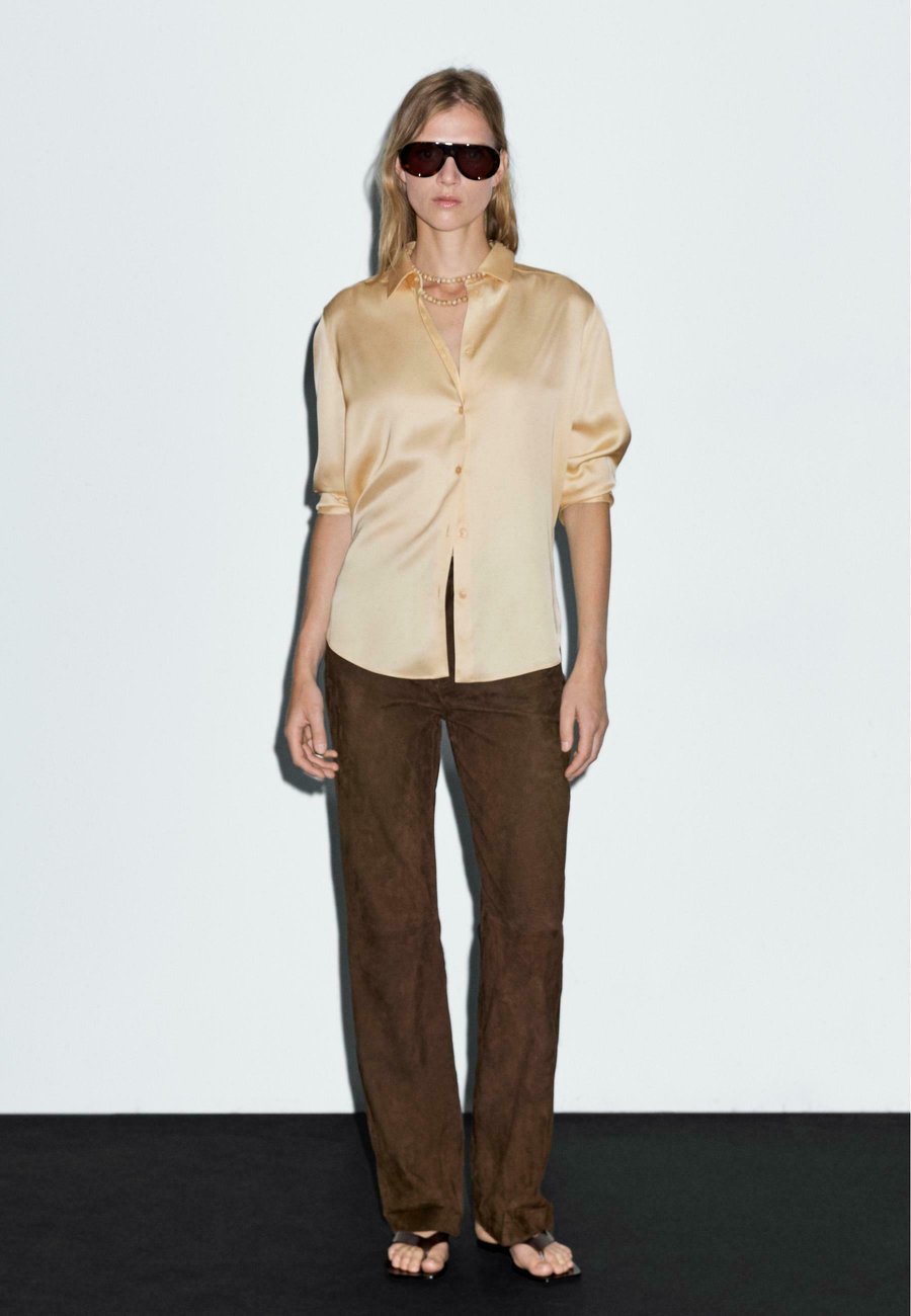 Блуза Massimo Dutti FLOWING SATIN LONG SLEEVE, Yellow/Light Yellow
Блуза Massimo Dutti FLOWING SATIN LONG SLEEVE, Yellow/Light Yellow