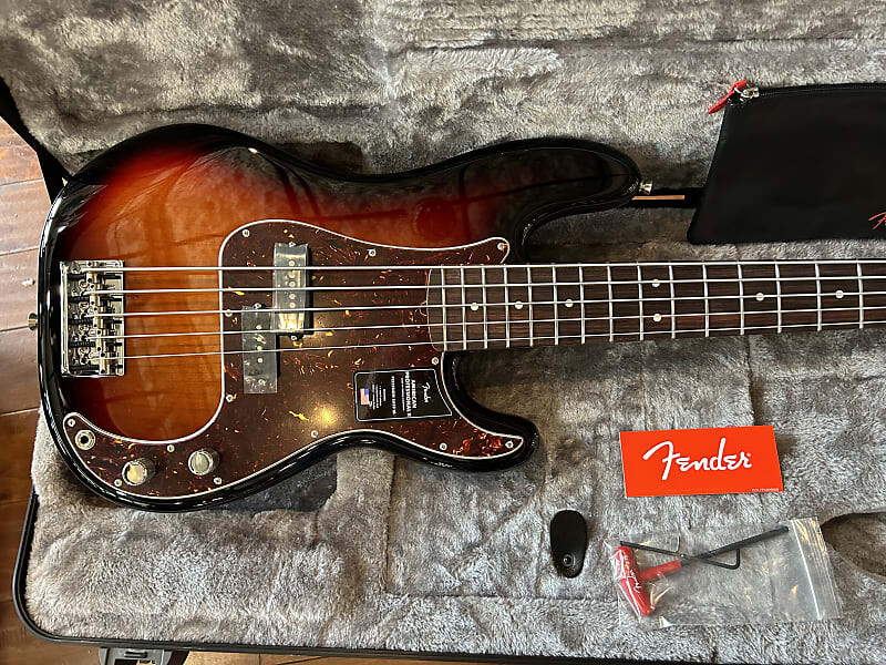 Басс гитара Fender American Professional II Precision Bass V Rosewood Sunburst #US23016606 9 lbs 1.5 oz
Басс гитара Fender American Professional II Precision Bass V Rosewood Sunburst #US23016606 9 lbs 1.5 oz