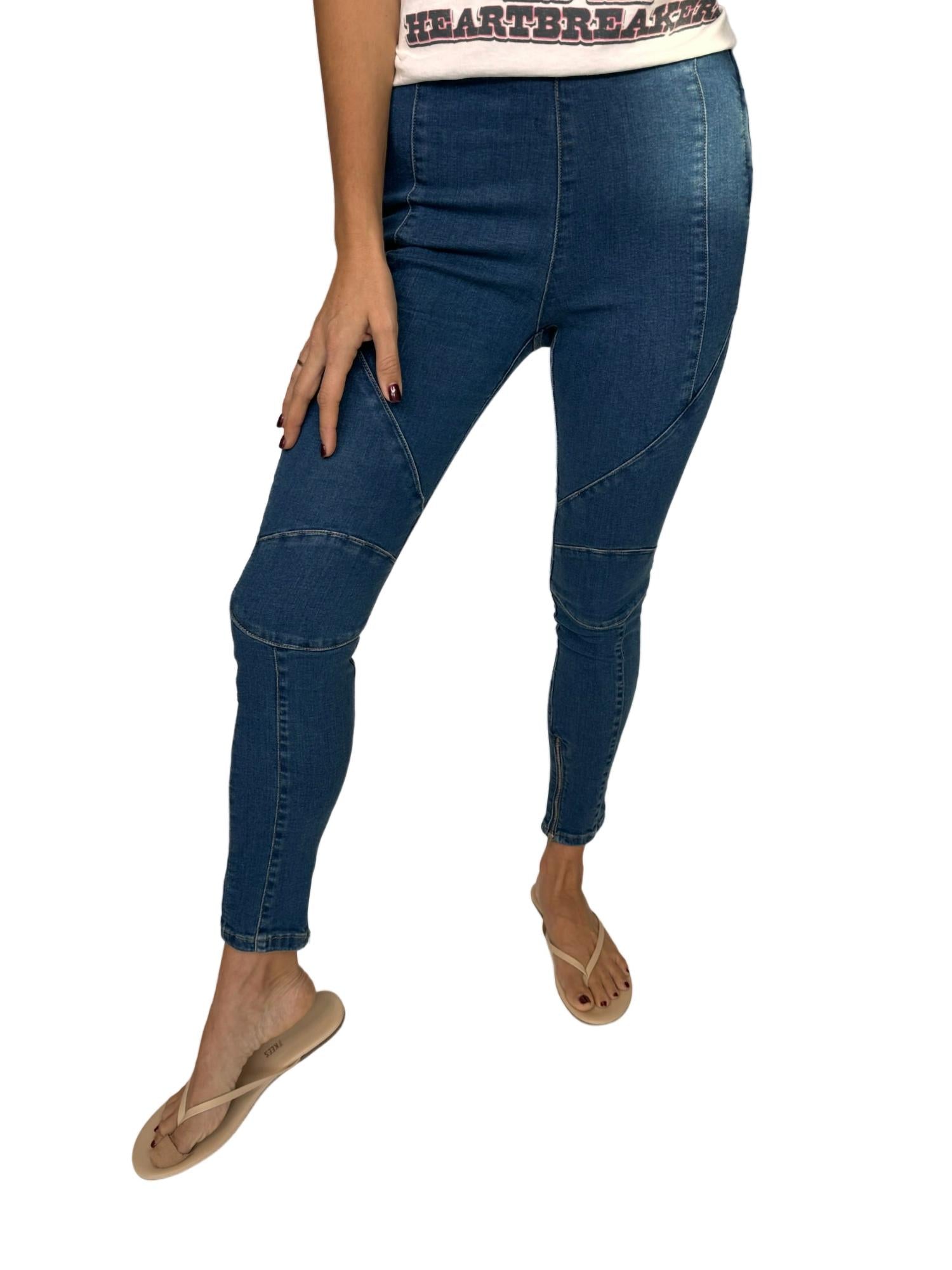 Женские джинсы Bella Moto с высокой посадкой, облегающие, из денима Free People, цвет denim
Женские джинсы Bella Moto с высокой посадкой, облегающие, из денима Free People, цвет denim