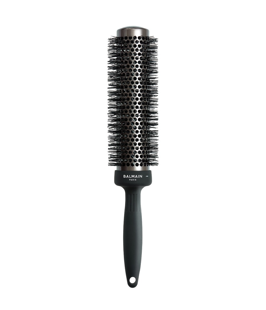 Круглая кисть Balmain Hair Couture Professional Ceramic Round Brush XL 43mm Black, 1 шт.
Круглая кисть Balmain Hair Couture Professional Ceramic Round Brush XL 43mm Black, 1 шт.