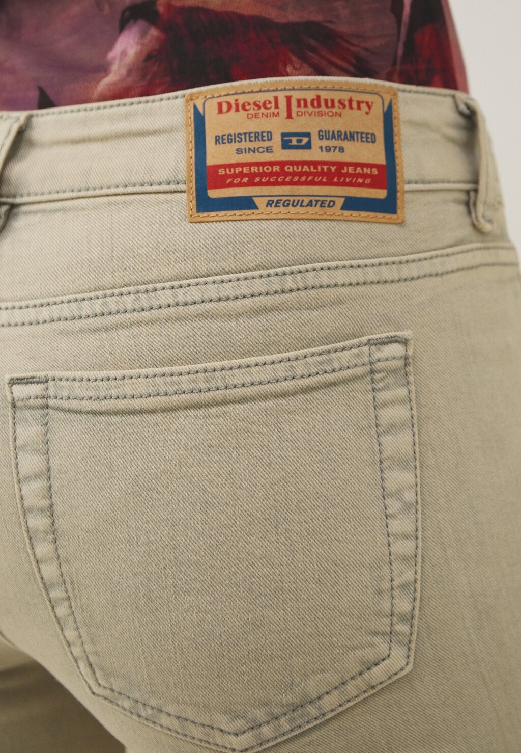 Широкие джинсы D-EBBEY WASH 0GRDI COL. 135 WITH CONTRAST STITCHING Diesel, бежевый
Широкие джинсы D-EBBEY WASH 0GRDI COL. 135 WITH CONTRAST STITCHING Diesel, бежевый