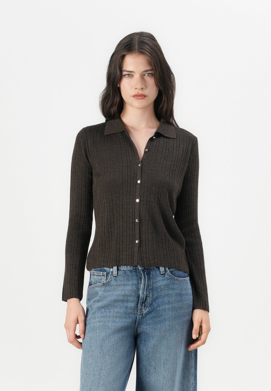 Кардиган ONLY ONLTHEA, Chocolate Torte/Brown
Кардиган ONLY ONLTHEA, Chocolate Torte/Brown