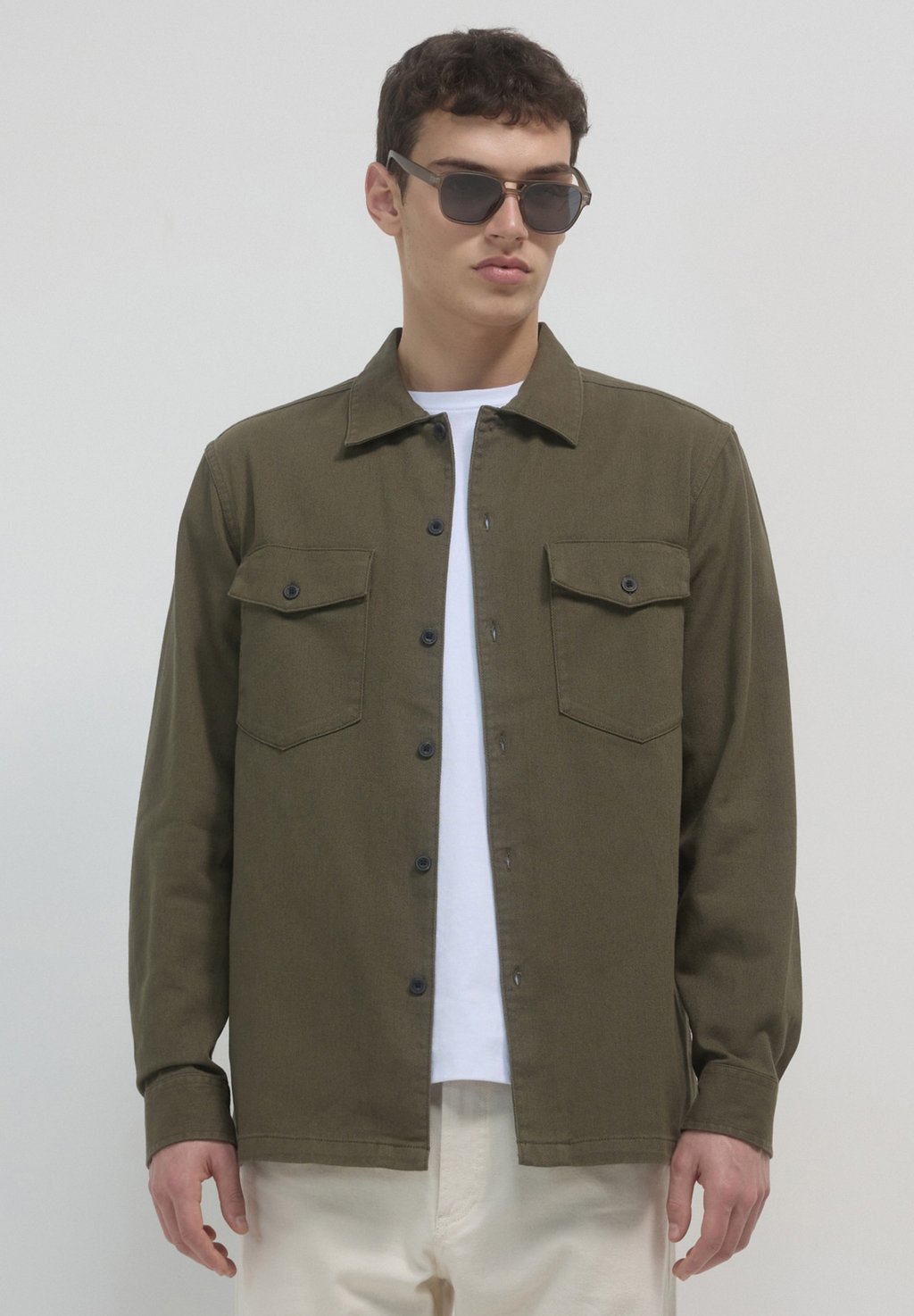 Рубашка WORKER UNITA Calliope, темно-зеленый
Рубашка WORKER UNITA Calliope, темно-зеленый