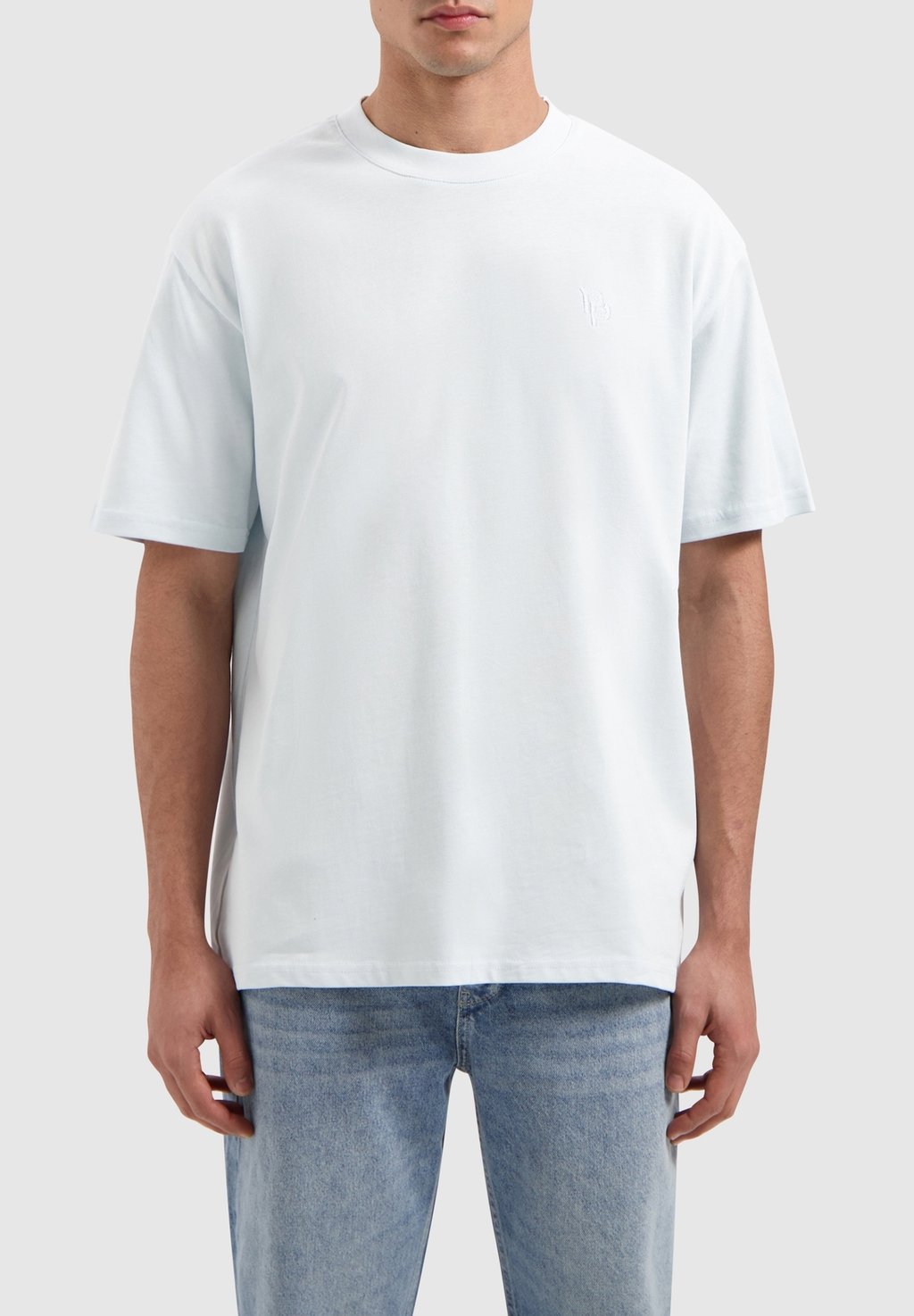 Базовая футболка LOOSE FIT CREWNECK Pure Path, светло-голубой 
Базовая футболка LOOSE FIT CREWNECK Pure Path, светло-голубой