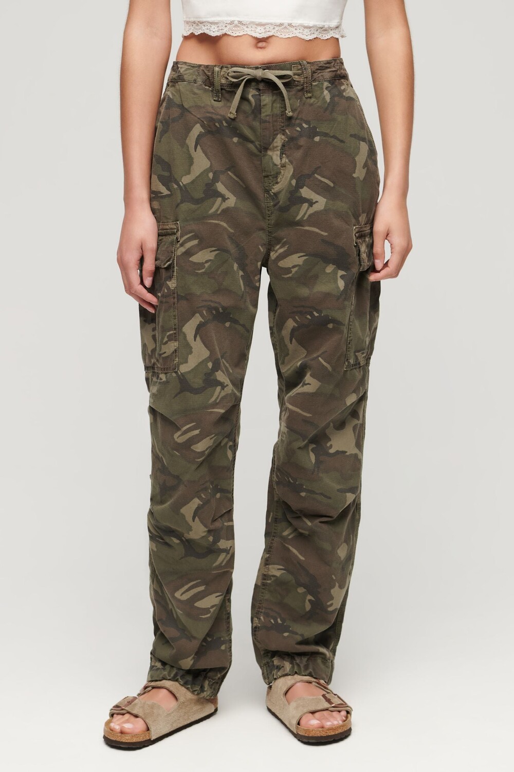 Брюки-Карго с заниженной талией и принтом Superdry, зеленый
Брюки-Карго с заниженной талией и принтом Superdry, зеленый