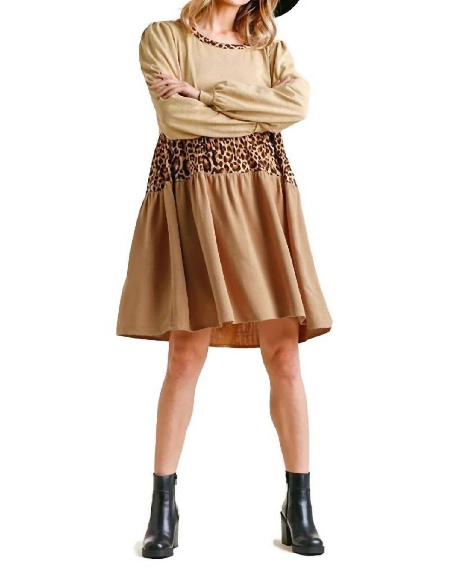 Umgee Многослойное платье-бэбидолл с леопардовым принтом, цвет ириски
Umgee Многослойное платье-бэбидолл с леопардовым принтом, цвет ириски